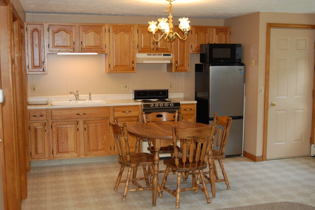 10 Sampson St. Property Photo 24