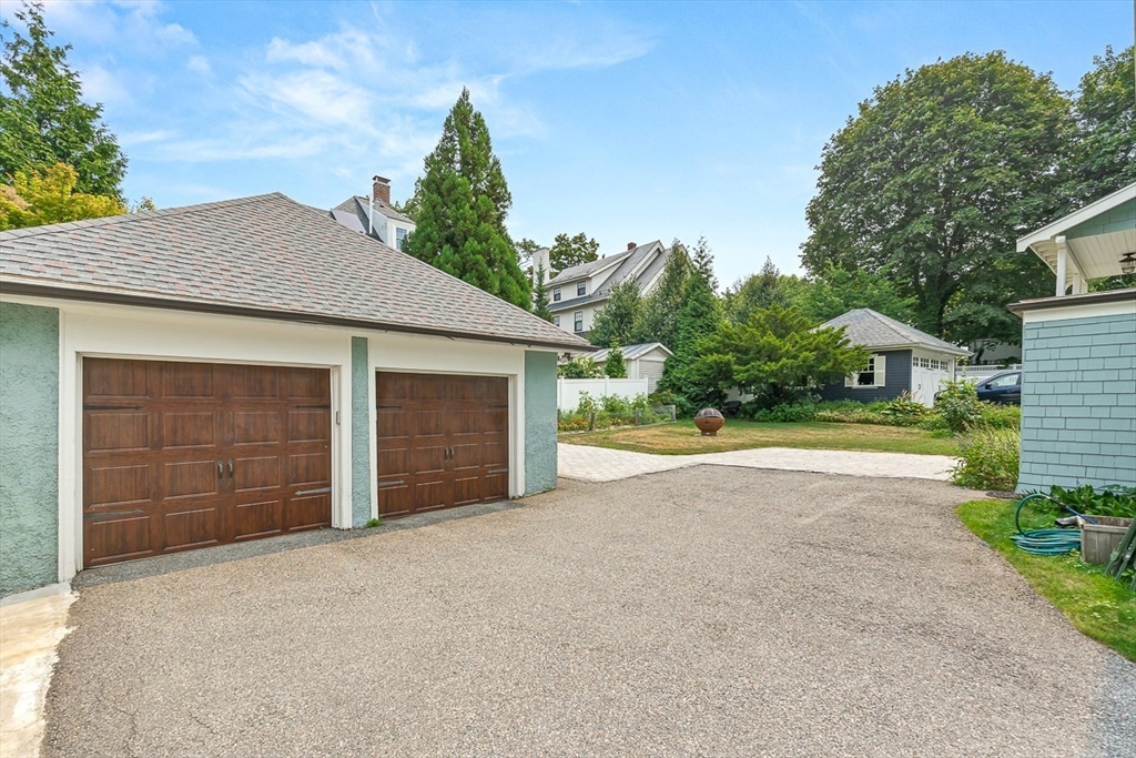 5 Bacon St Property Photo 3