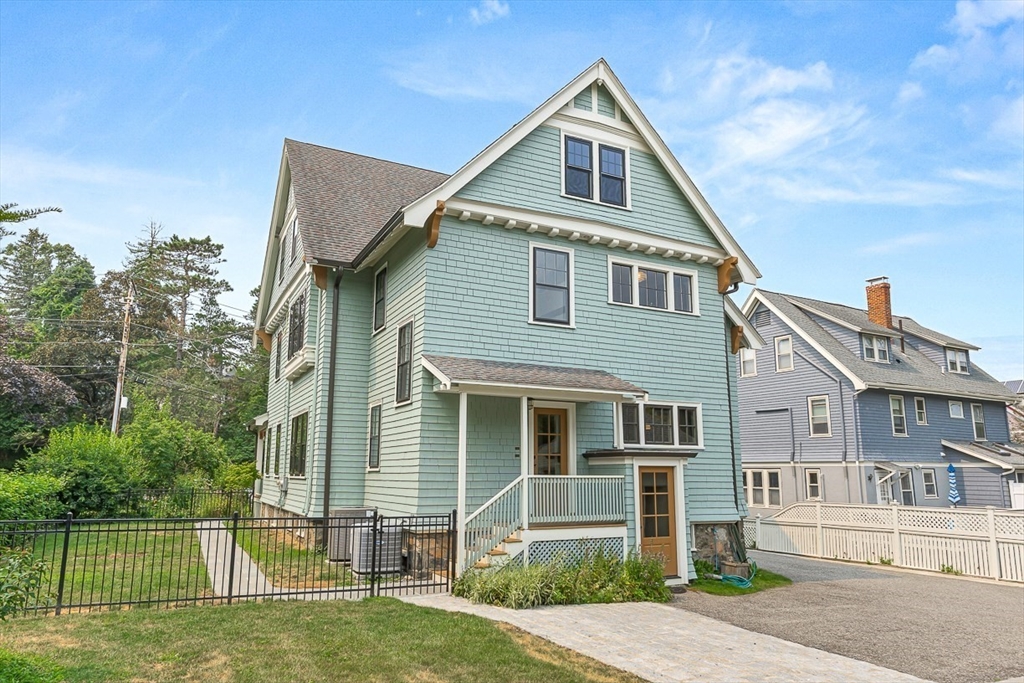 5 Bacon St Property Photo 4
