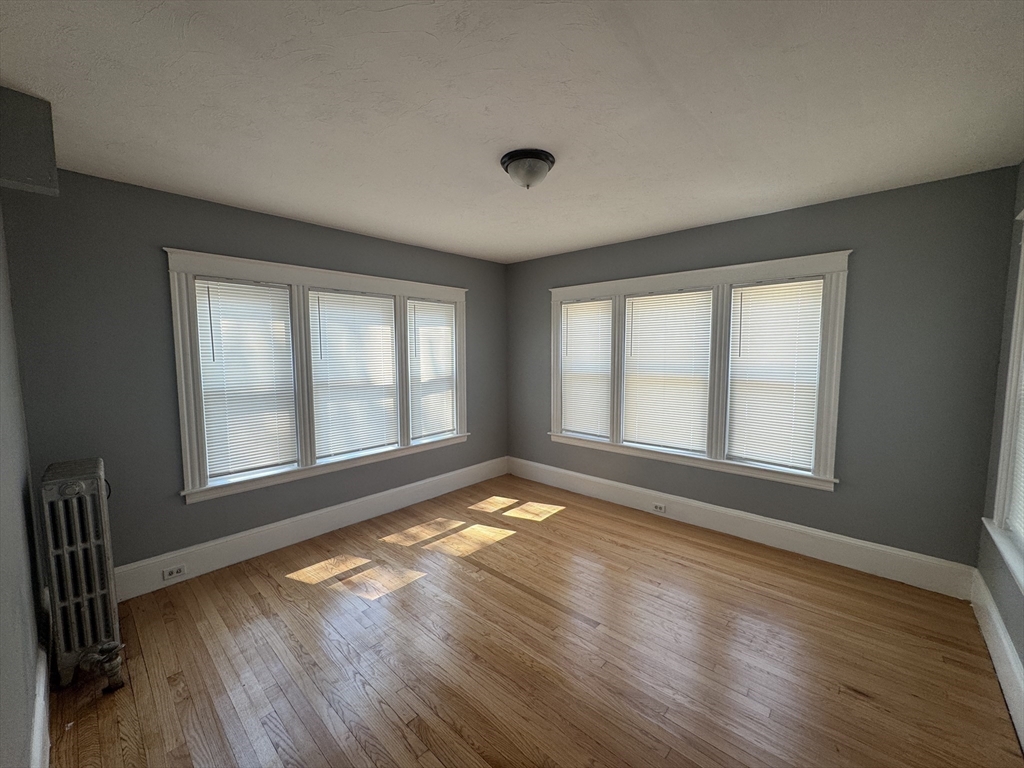 54 W Park St Property Photo 6