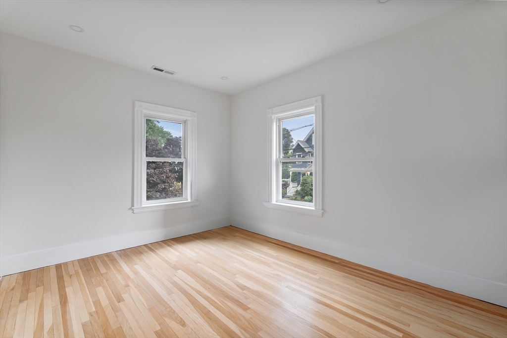 68 Laurel St Property Photo 19