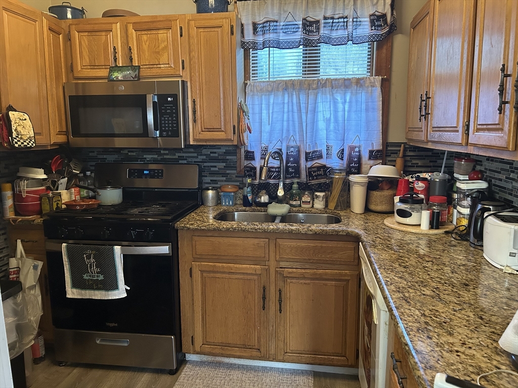 76 Capitol Property Photo 10