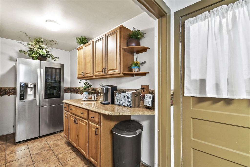 235 Pleasant St Property Photo 10