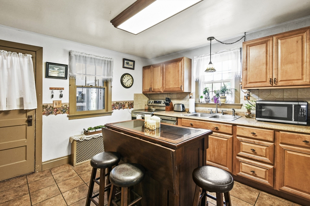 235 Pleasant St Property Photo 11