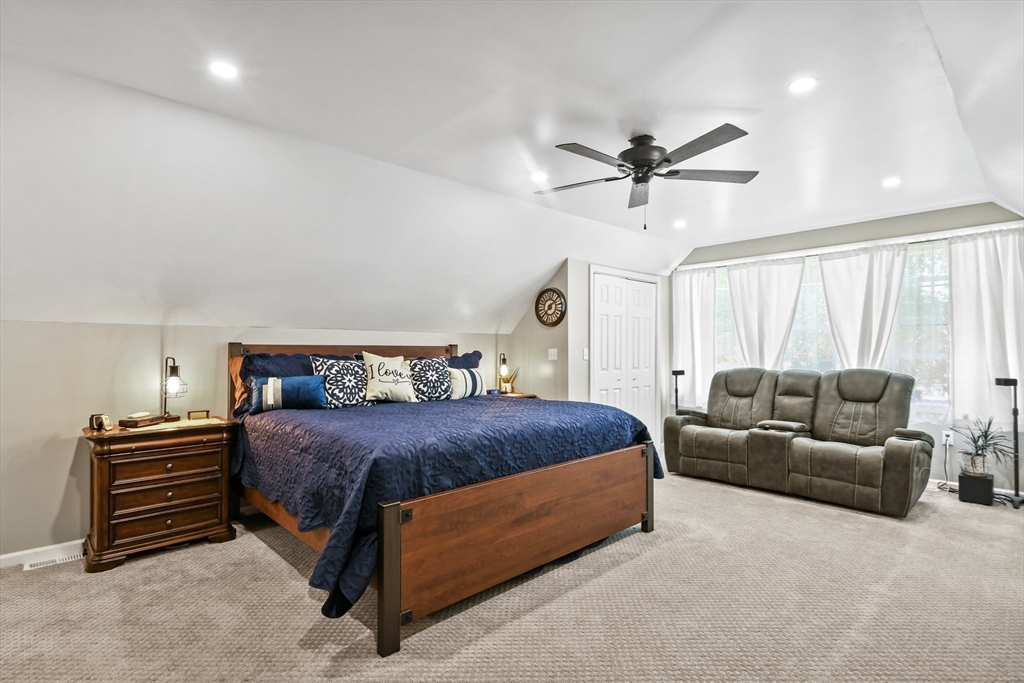 235 Pleasant St Property Photo 19