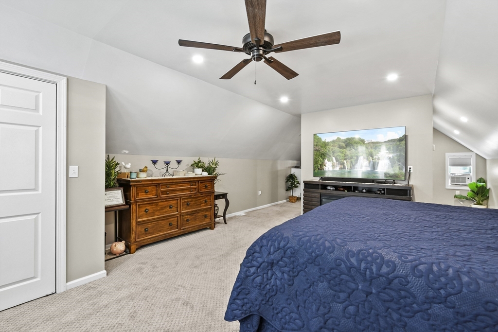 235 Pleasant St Property Photo 20