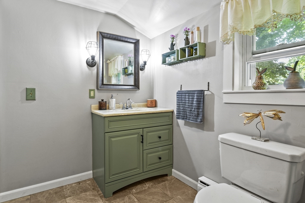 235 Pleasant St Property Photo 27