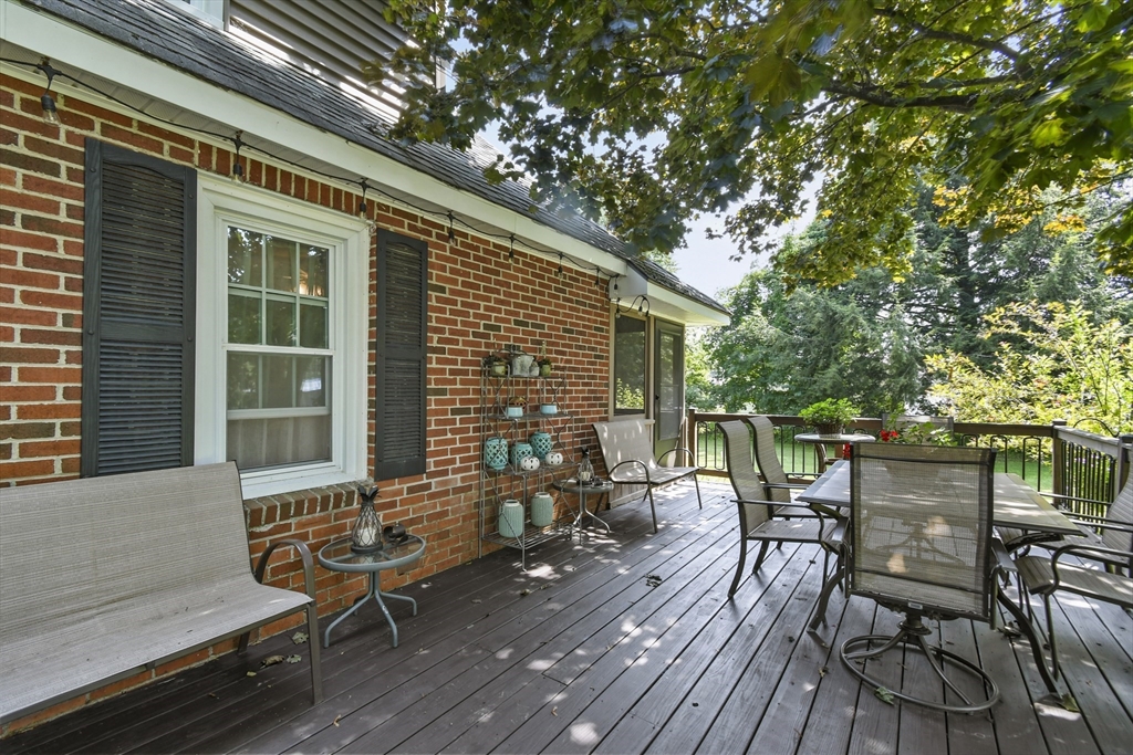 235 Pleasant St Property Photo 30