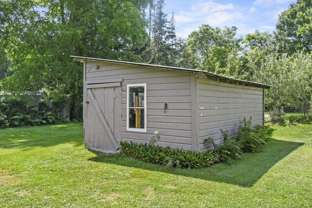 235 Pleasant St Property Photo 32