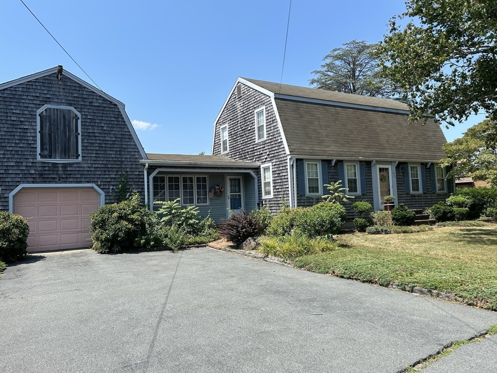 273 Main St. Property Photo 4