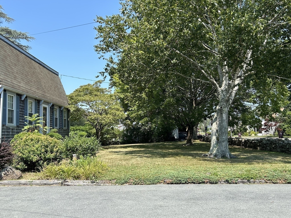 273 Main St. Property Photo 5