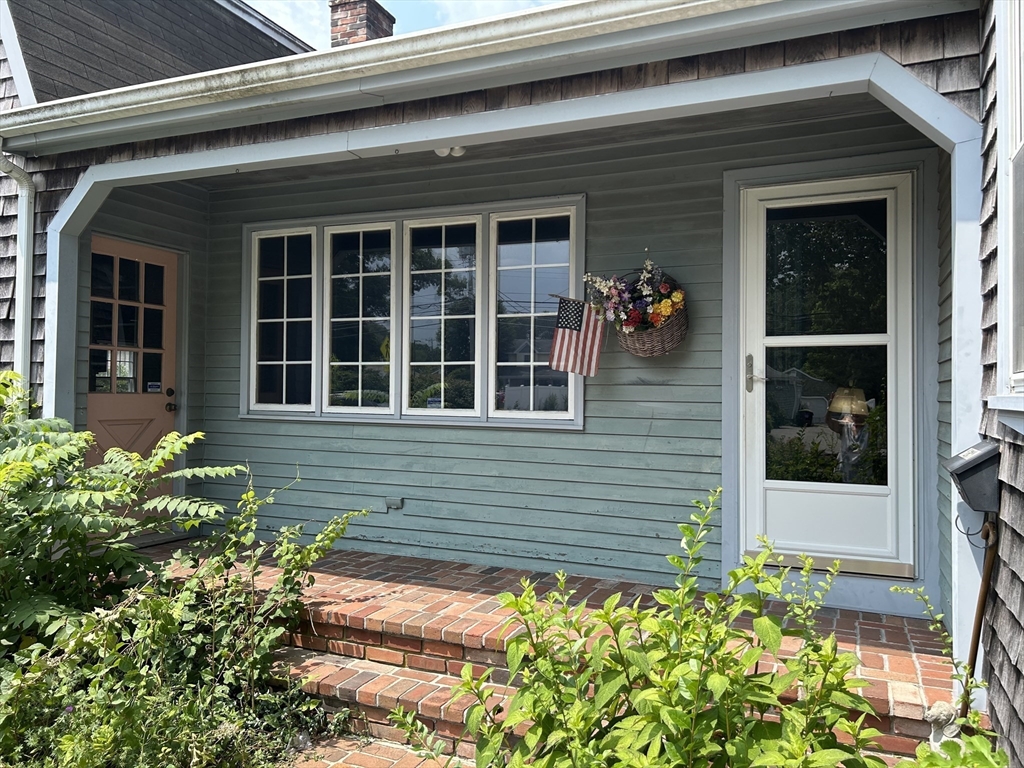 273 Main St. Property Photo 8