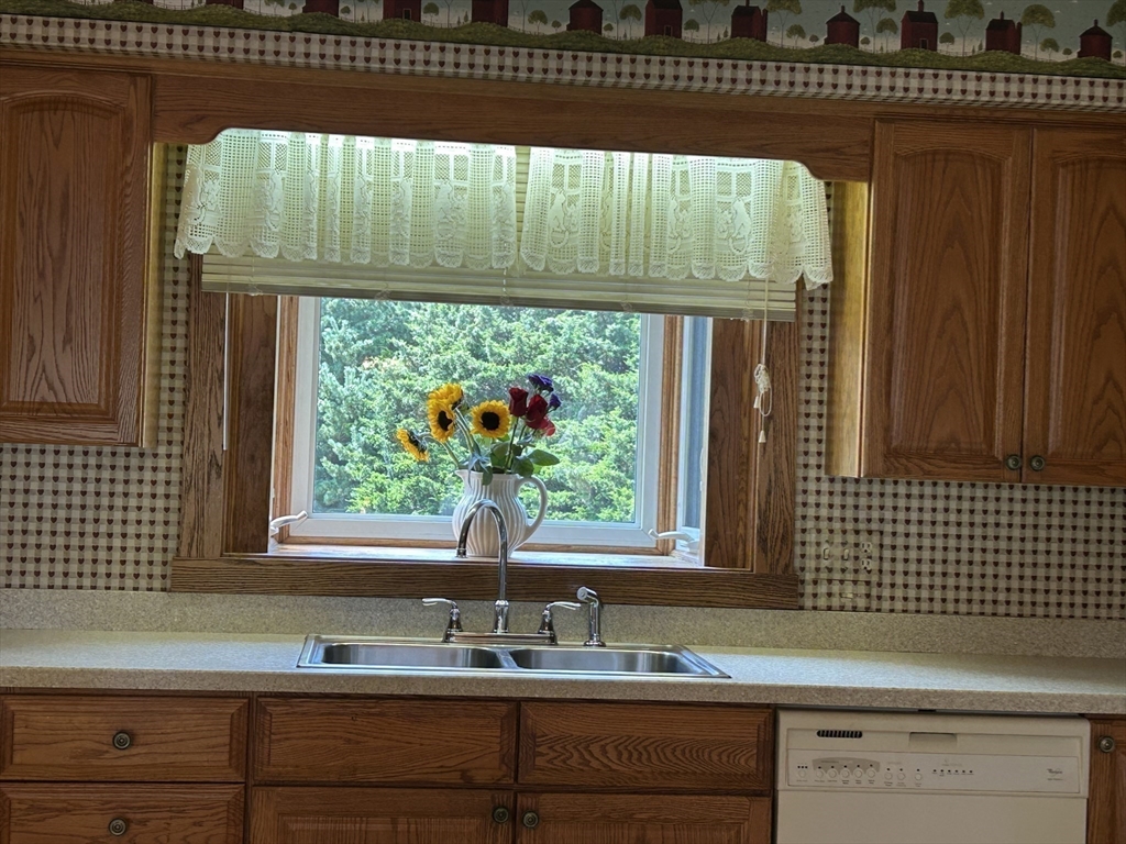 273 Main St. Property Photo 17