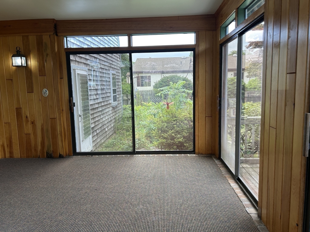 273 Main St. Property Photo 23