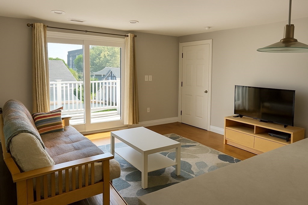 27 Cummings St # 2 Property Photo 1