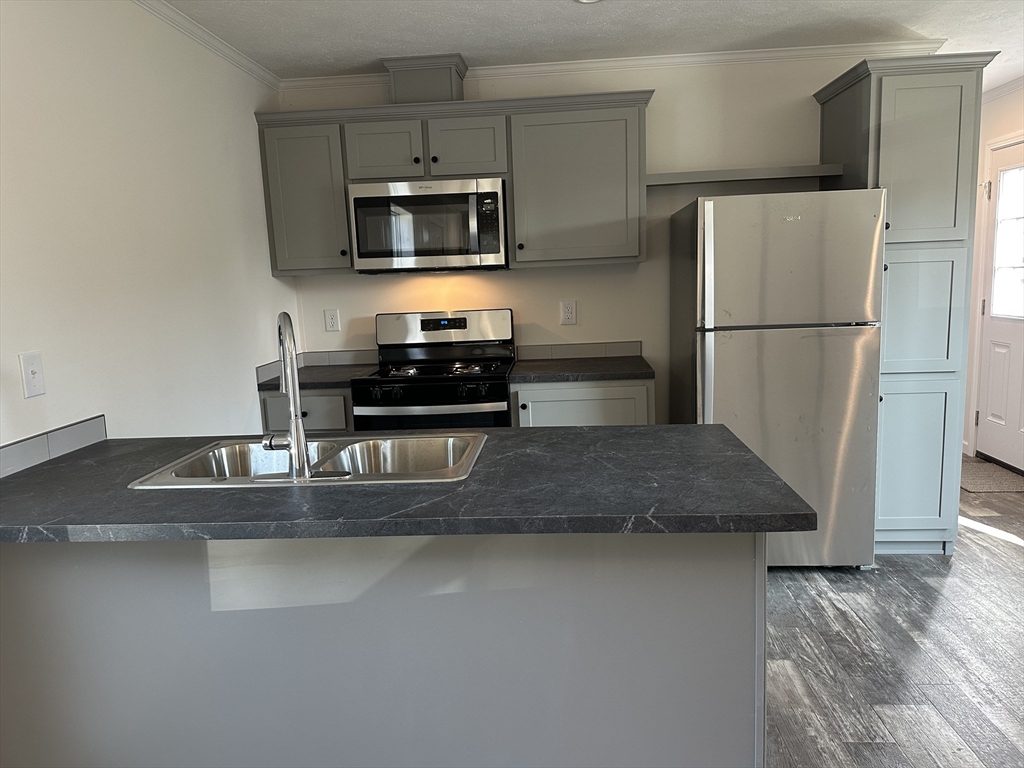 9 Abbey Lane Property Photo 5