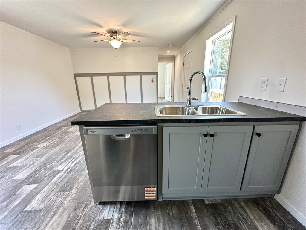 9 Abbey Lane Property Photo 6