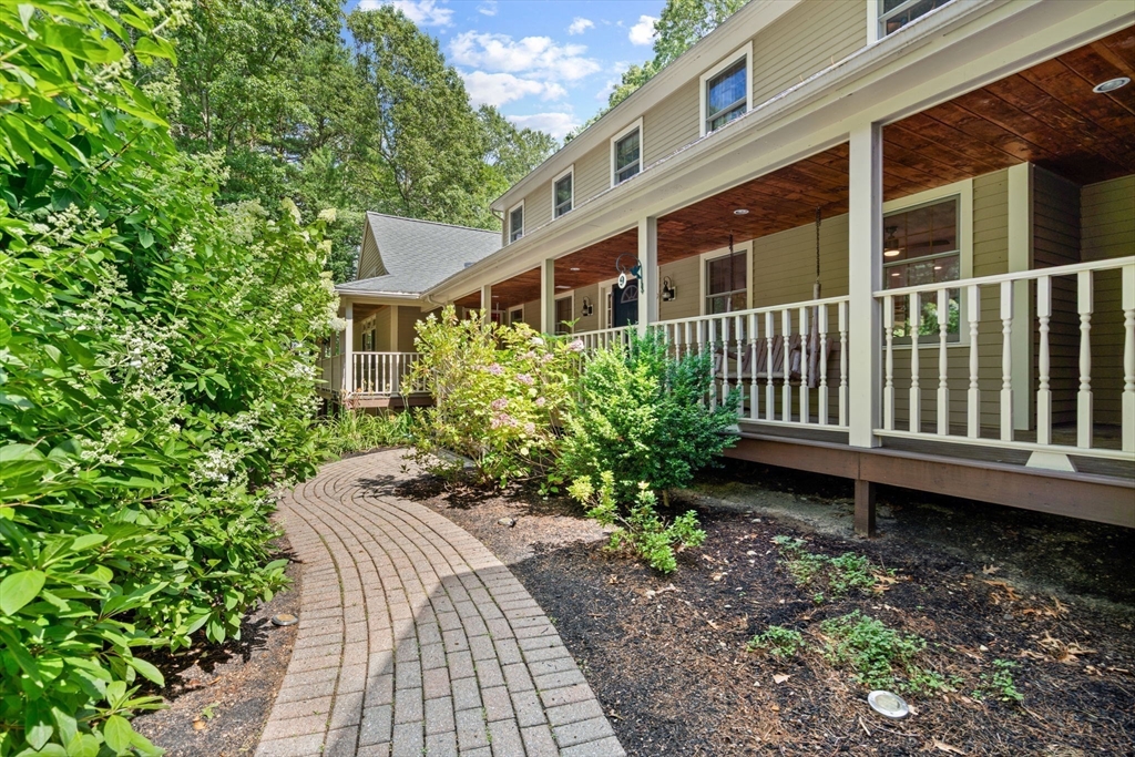 9 Stagecoach Rd Property Photo 3