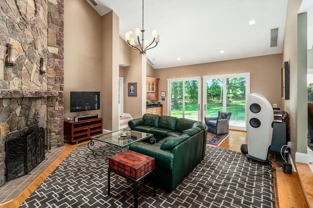 30 Autumn Lane Property Photo 14