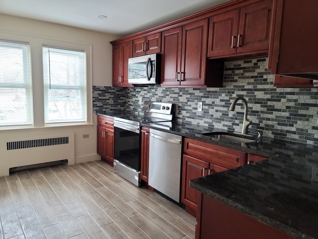 110 Clay St # 4 Property Photo 1