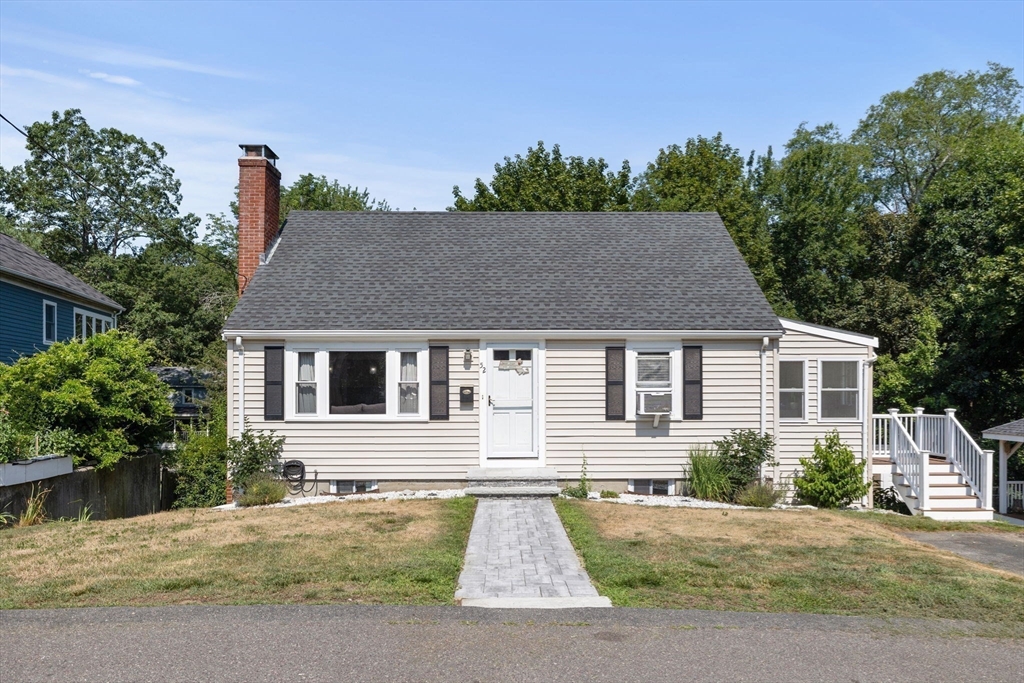 52 Friend St Property Photo 1