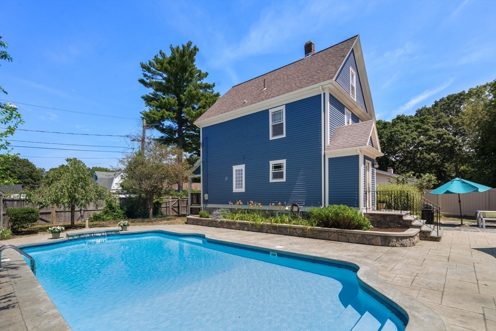 8 Gibson Ave