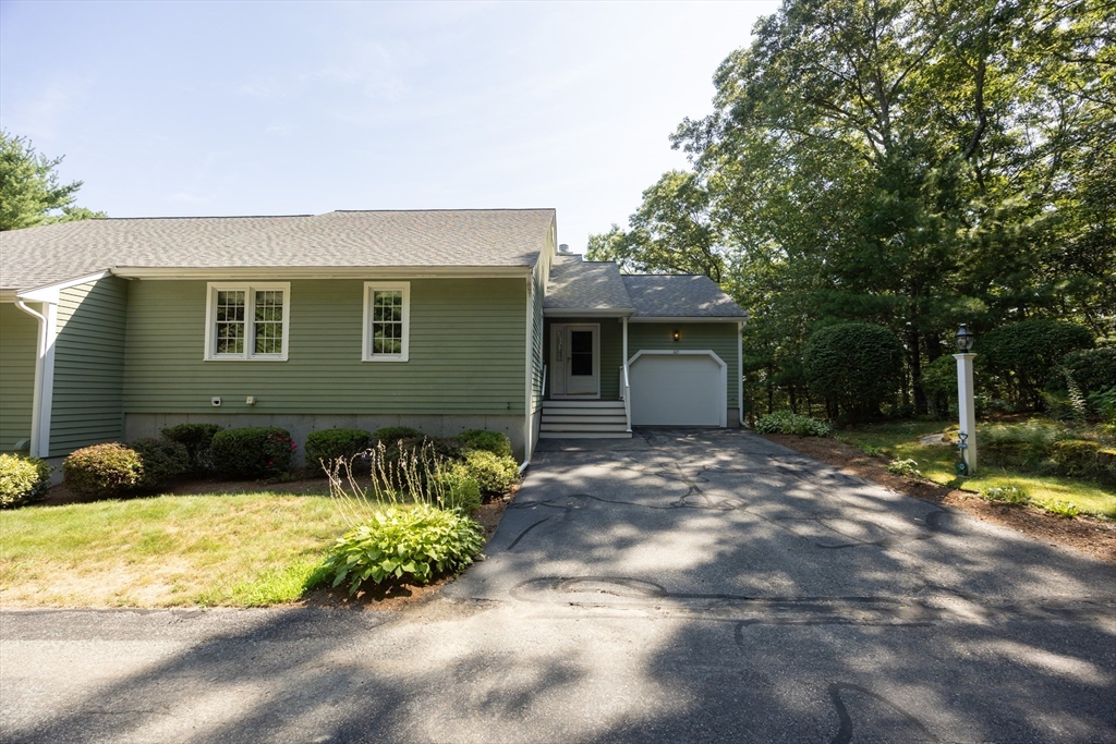 105 Laurelwood Dr # 105 Property Photo 1