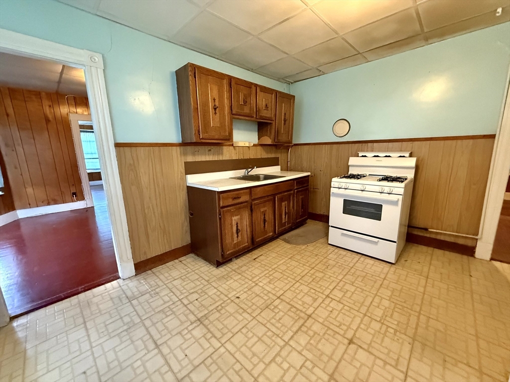 21 Oakland Ave # 1 Property Photo 2