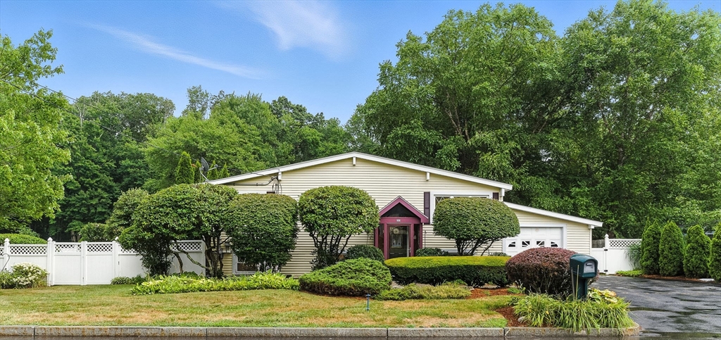 96 Hartwell Rd Property Photo 1