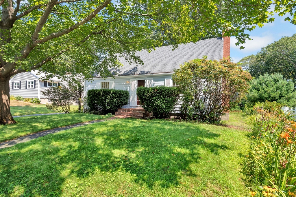 9 Middle St Property Photo 1