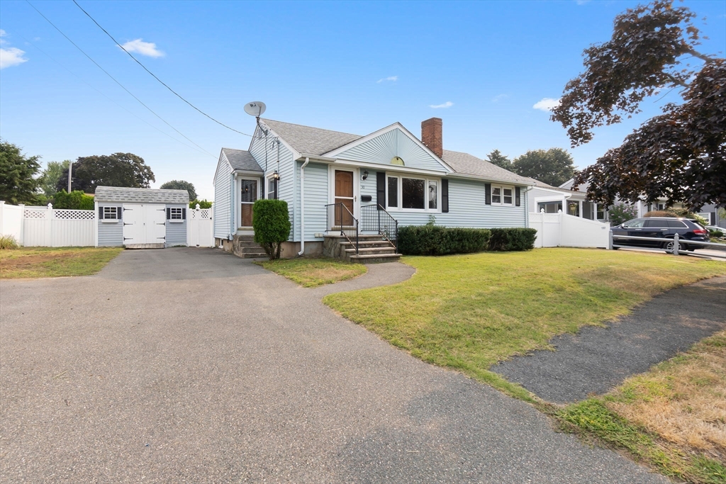 30 Macarthur Blvd Property Photo 1