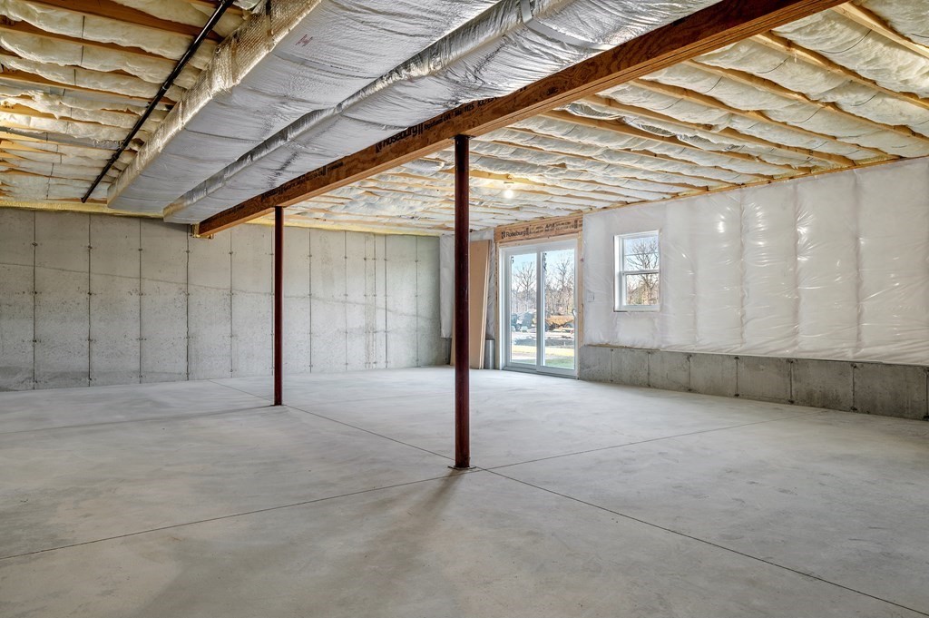 39 Crestwood Circle # 42 Property Photo 22