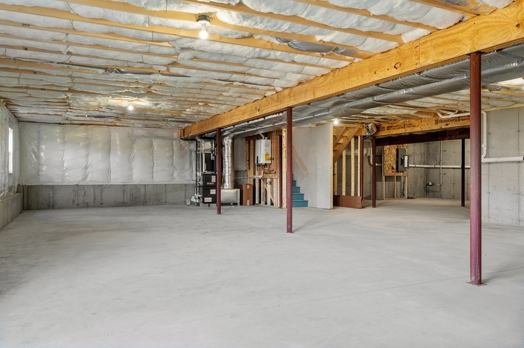 39 Crestwood Circle # 42 Property Photo 23