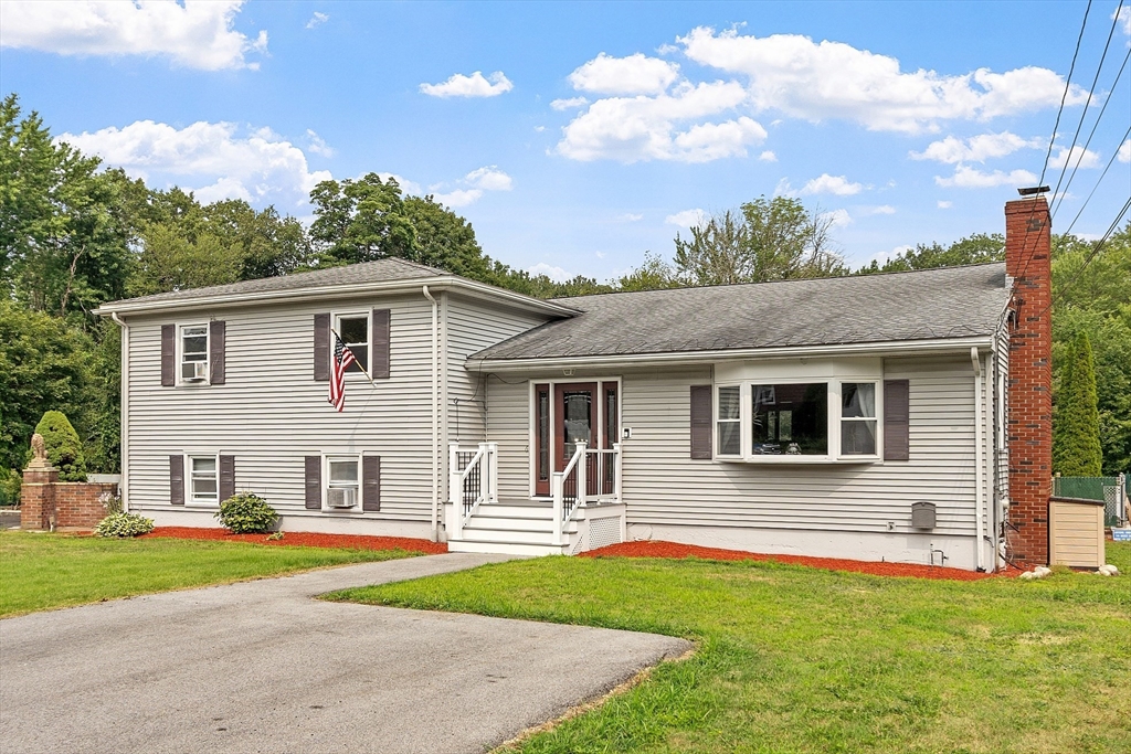 6 Clover Hill Drive Property Photo 1