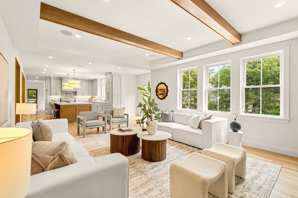 2 Stephanie Street Property Photo 12