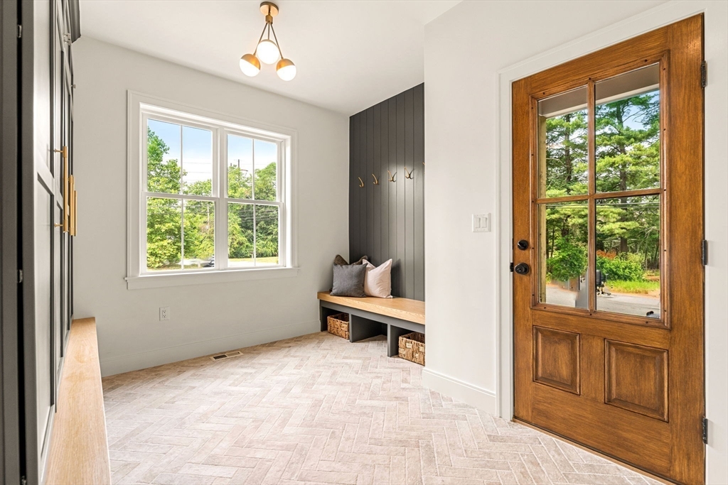 2 Stephanie Street Property Photo 21