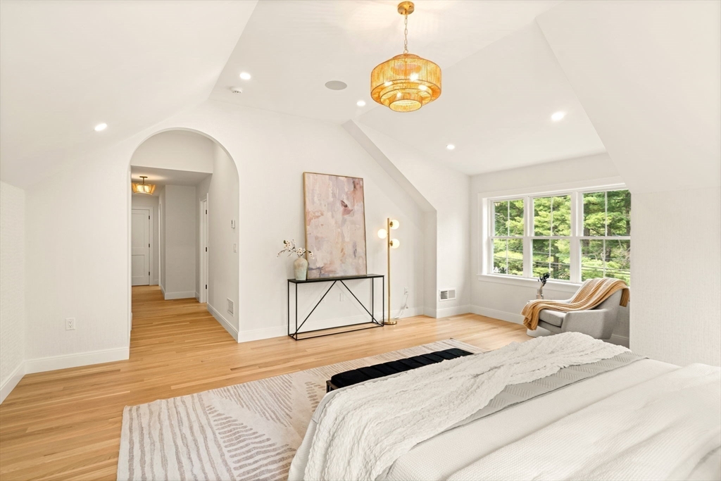 2 Stephanie Street Property Photo 24