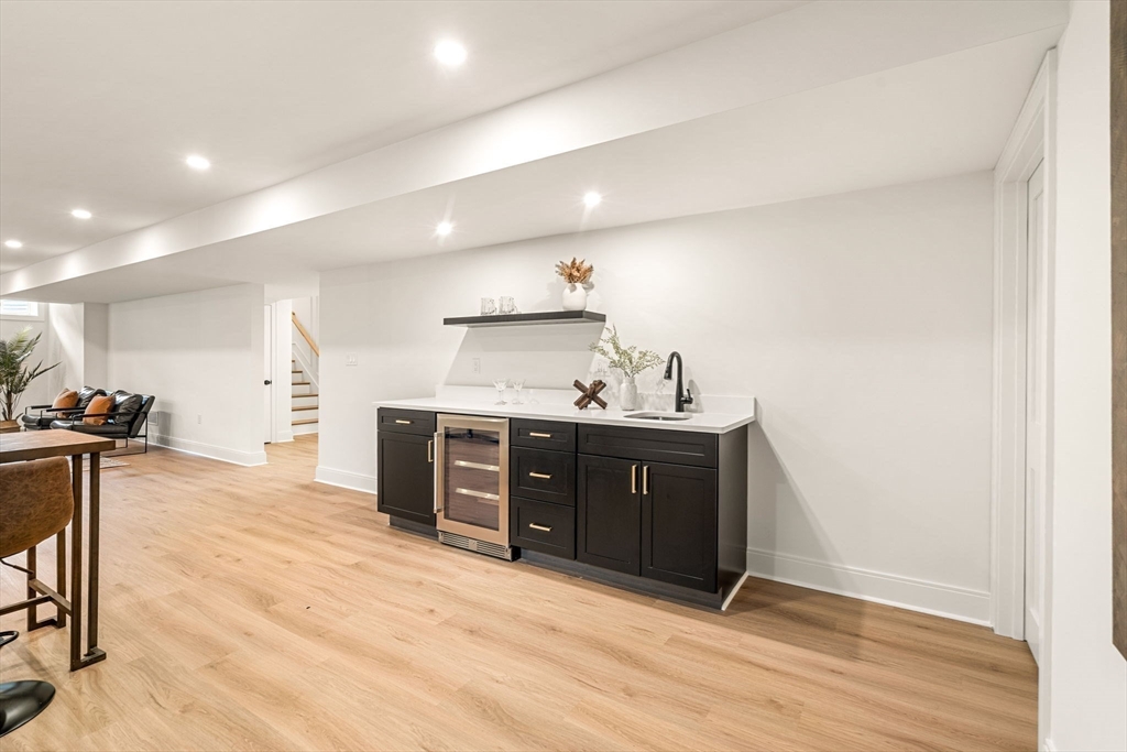 2 Stephanie Street Property Photo 38