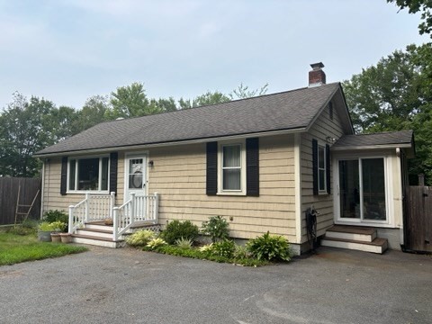 871 Main St Property Photo 1