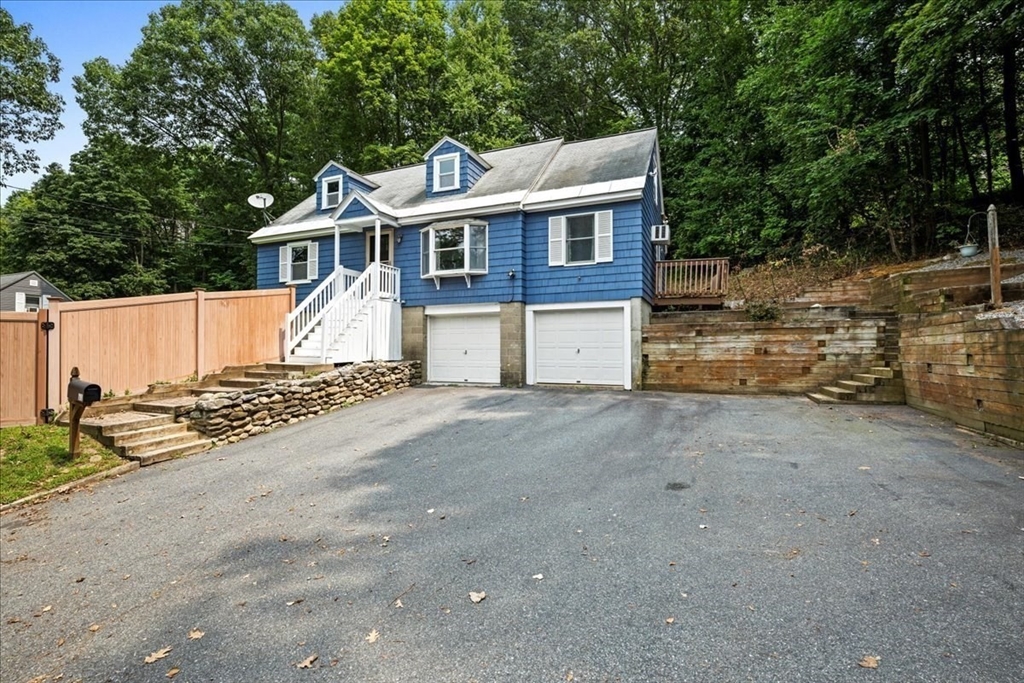 61 Elmwood St Property Photo 1