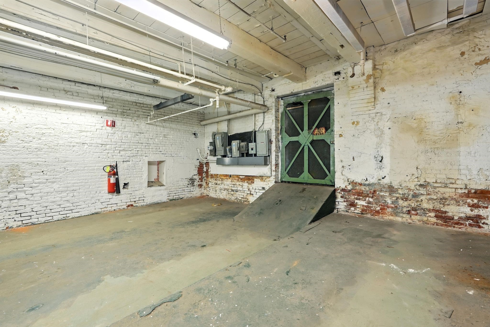 81 Sargeant St Property Photo 14