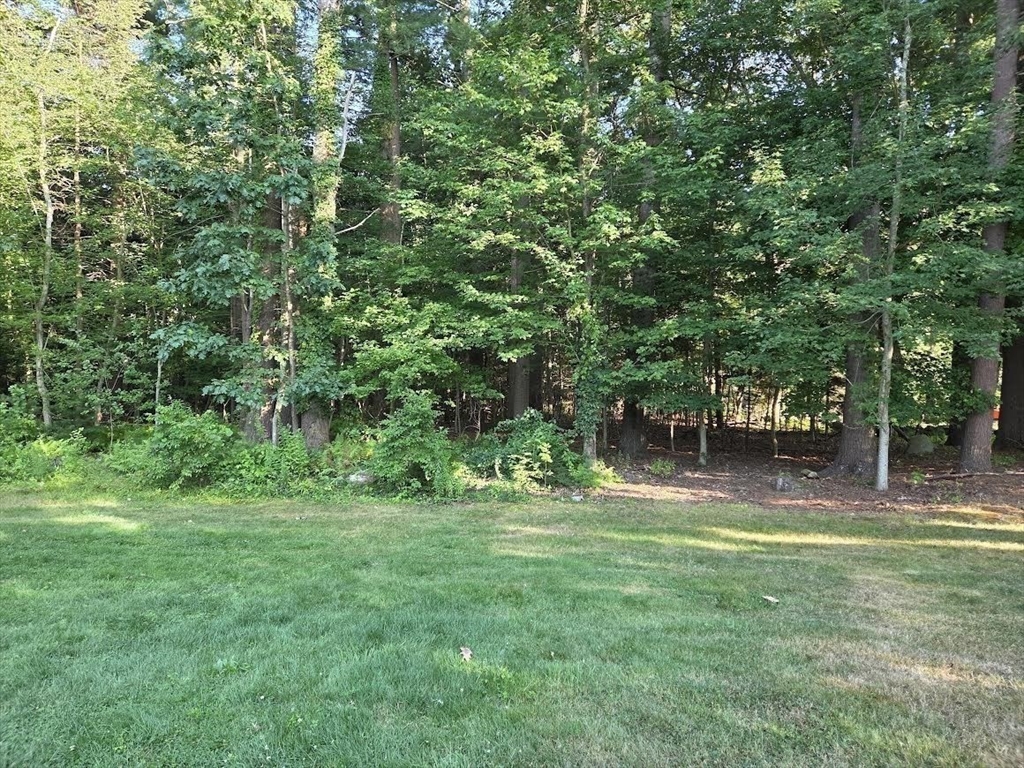 195 E Main St Property Photo 12