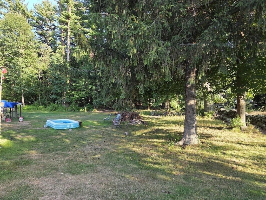 195 E Main St Property Photo 13
