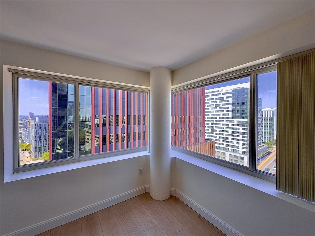 8-12 Museum Way # 1702 Property Photo 2