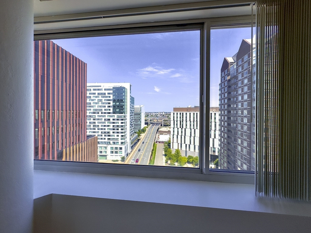 8-12 Museum Way # 1702 Property Photo 3