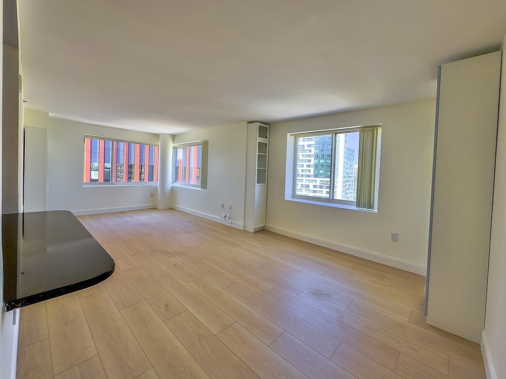 8-12 Museum Way # 1702 Property Photo 7