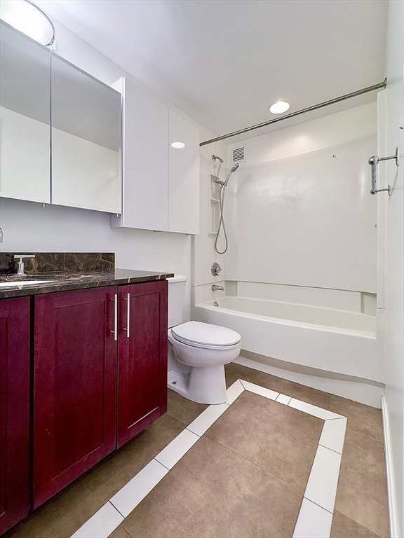 8-12 Museum Way # 1702 Property Photo 10