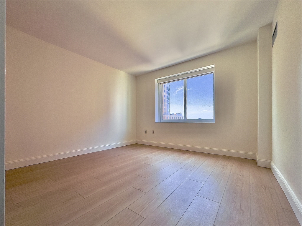 8-12 Museum Way # 1702 Property Photo 11