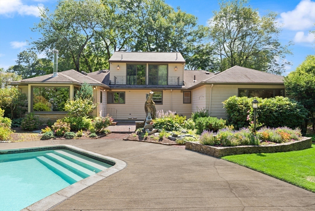 77 Wellesley Rd Property Photo 2