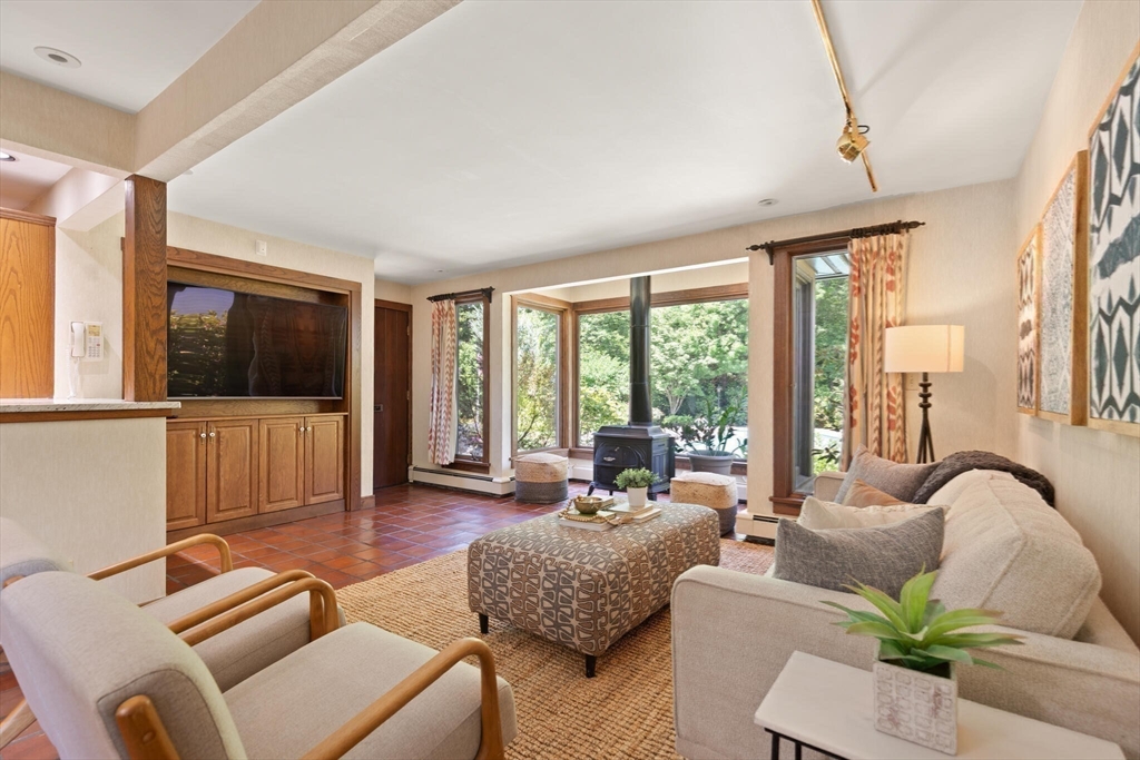 77 Wellesley Rd Property Photo 8